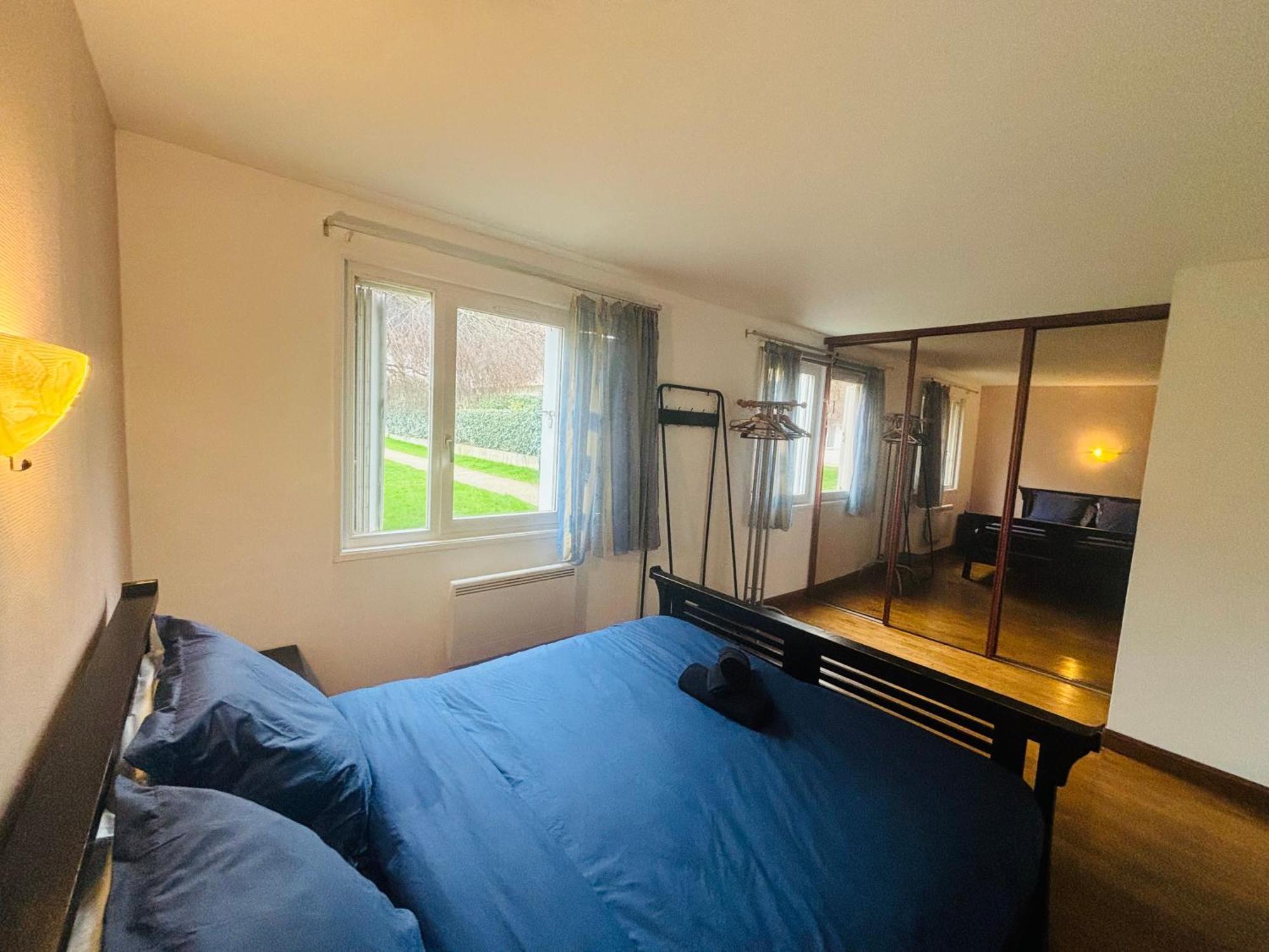 F2 Avec Terrasse, Parking Gratuit Apartment Guyancourt Exterior foto